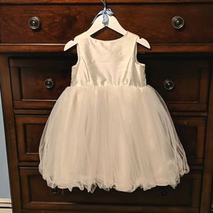 White flower girl/holiday dress
